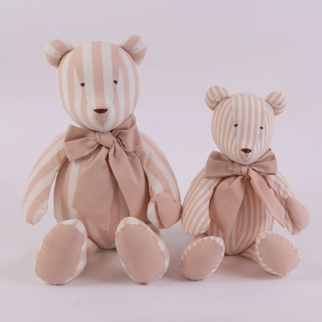 Orso righe piccole rosa 3D Orso righe piccole rosa 3D - immagine 2