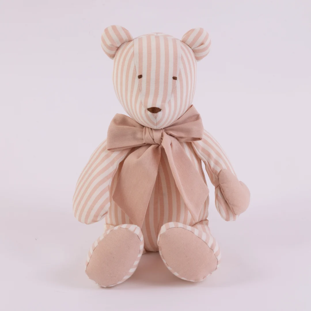 Orso righe piccole rosa 3D Orso righe piccole rosa 3D