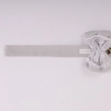 Catenella Portaciuccio grigia con fiocco di pizzo