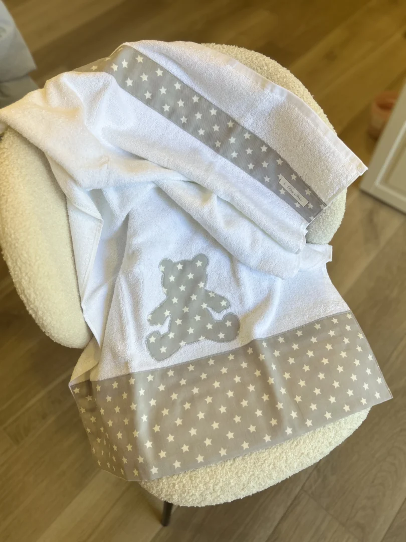 Asciugamano viso Orso a stelline ideale anche per il cambio pannolino Asciugamano viso Orso a stelline ideale anche per il cambio pannolino - immagine 3