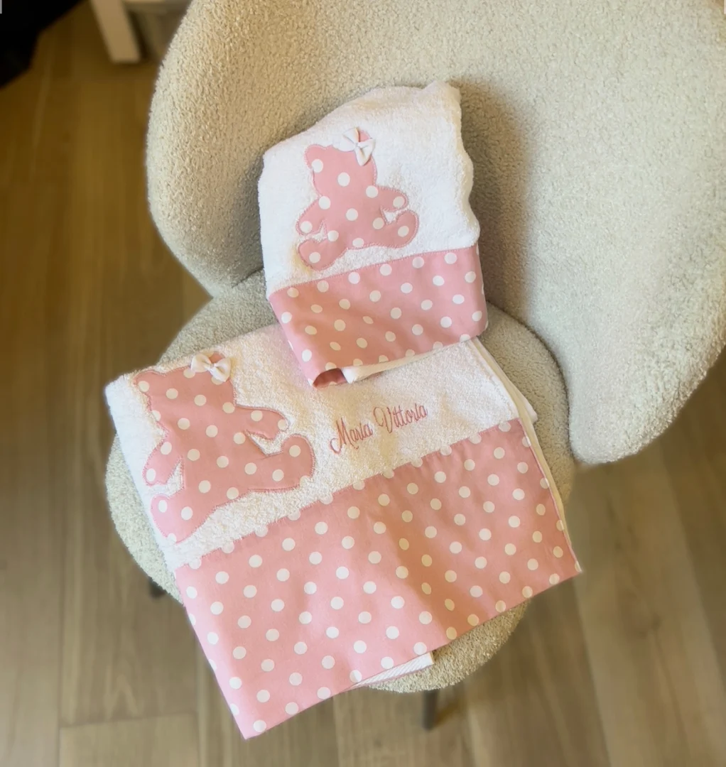 Asciugamano viso con nome e asciugamano ospite orso a pois Asciugamano viso con nome e asciugamano ospite orso a pois - immagine 2